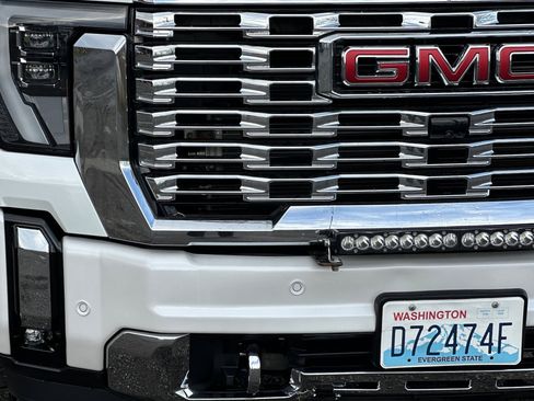 Used 2024 GMC Sierra 2500 Denali w/ Denali Reserve Package image 45