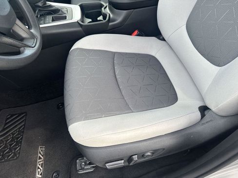 Used 2021 Toyota RAV4 XLE image 11