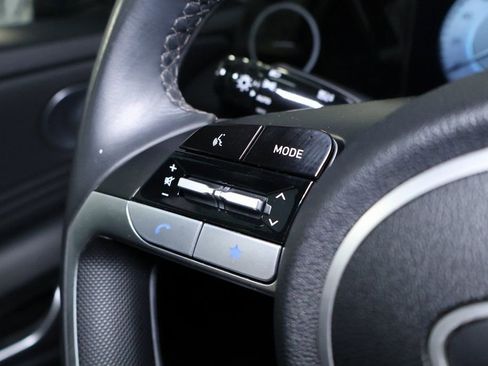 Used 2024 Hyundai Elantra Limited image 22