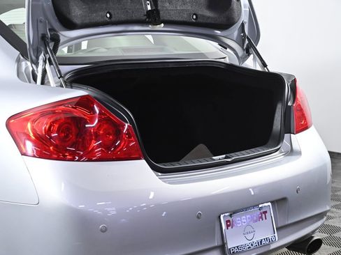 Used 2012 INFINITI G37 Journey w/ Premium Pkg image 30