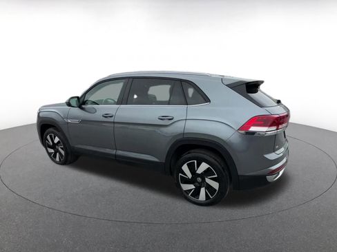 Used 2025 Volkswagen Atlas Cross Sport SE image 10