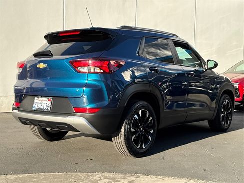 Used 2021 Chevrolet TrailBlazer LT image 11