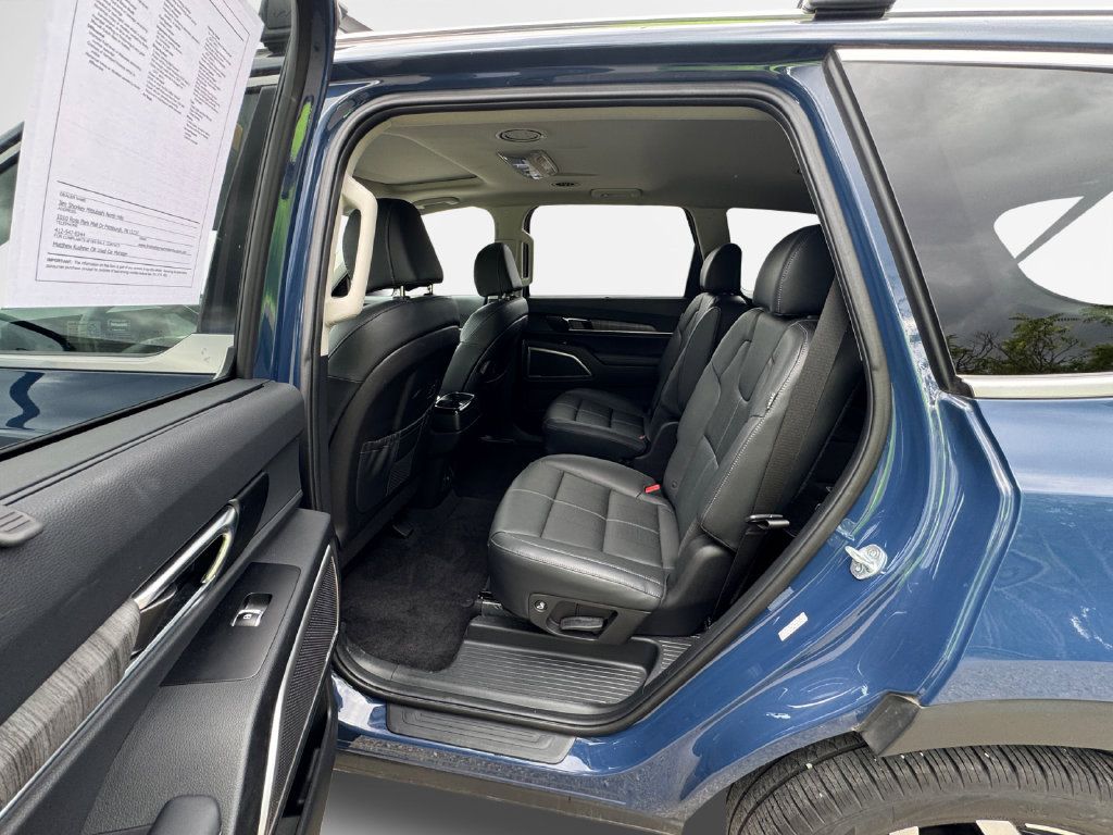 Used 2024 Kia Telluride EX w/ EX Captain's Chair Package AWD/4WD image 24