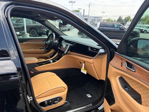 New 2026 Jeep Grand Cherokee L Summit AWD/4WD image 26