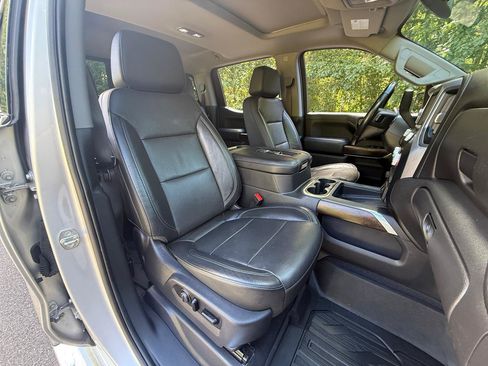 Used 2019 GMC Sierra 1500 SLT w/ SLT Premium Plus Package AWD/4WD image 32