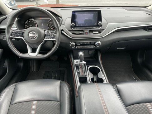 Used 2023 Nissan Altima 2.5 SR FWD image 10