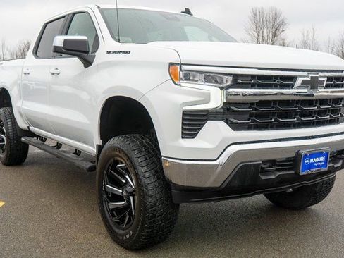 Used 2025 Chevrolet Silverado 1500 LT w/ Work Truck Package image 4