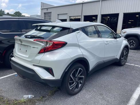 Used 2022 Toyota C-HR Limited FWD image 2