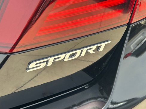 Used 2017 Honda Accord Sport image 13