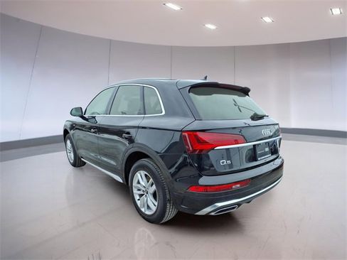 Used 2023 Audi Q5 2.0T Premium w/ Convenience Package image 4