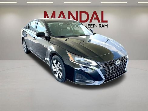 Used 2023 Nissan Altima 2.5 S FWD image 5