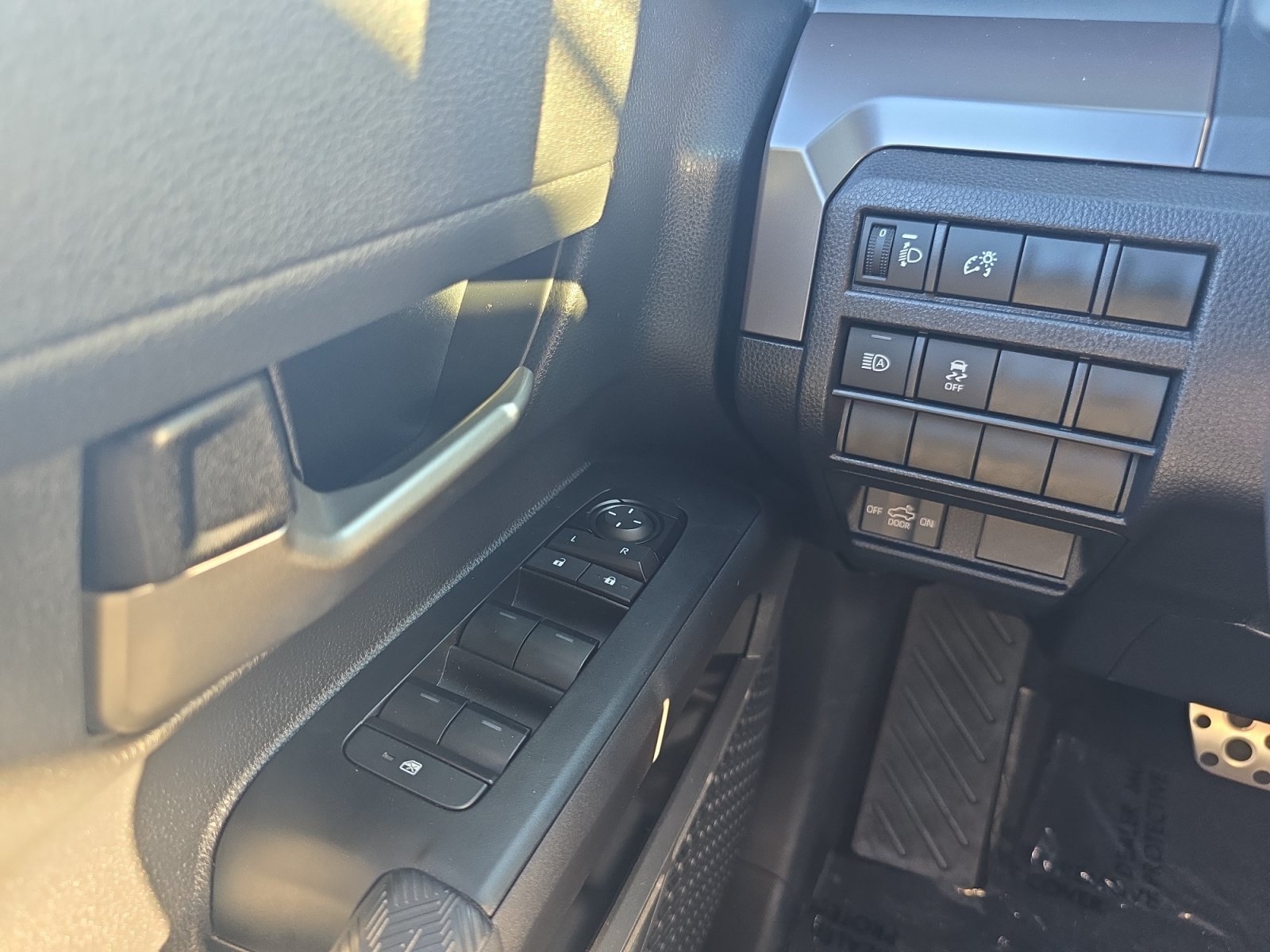 Certified 2024 Toyota Tacoma TRD Sport AWD/4WD image 17