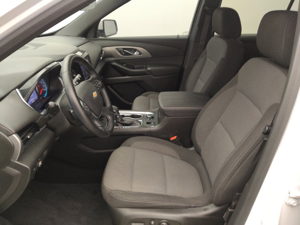 Used 2023 Chevrolet Traverse LT FWD image 17