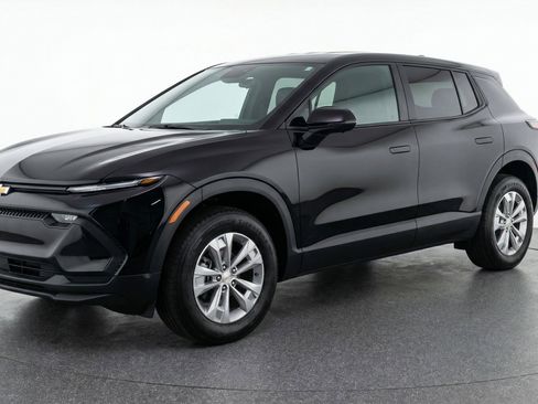 Used 2025 Chevrolet Equinox LT image 3