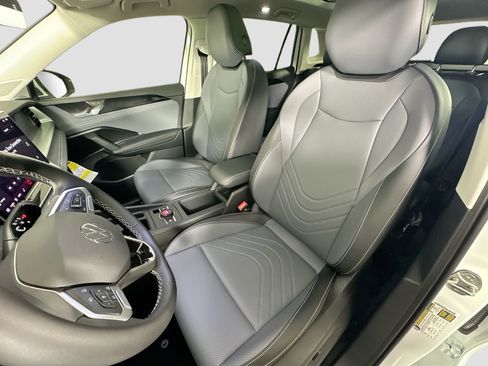 New 2026 Volkswagen Tiguan SE image 19