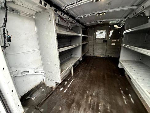 Used 2019 Chevrolet Express 2500 w/ Driver Convenience Package image 17