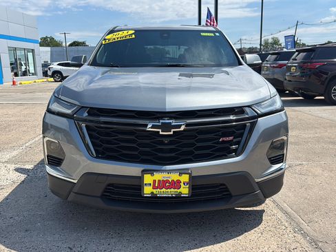 Used 2023 Chevrolet Traverse RS AWD/4WD image 3