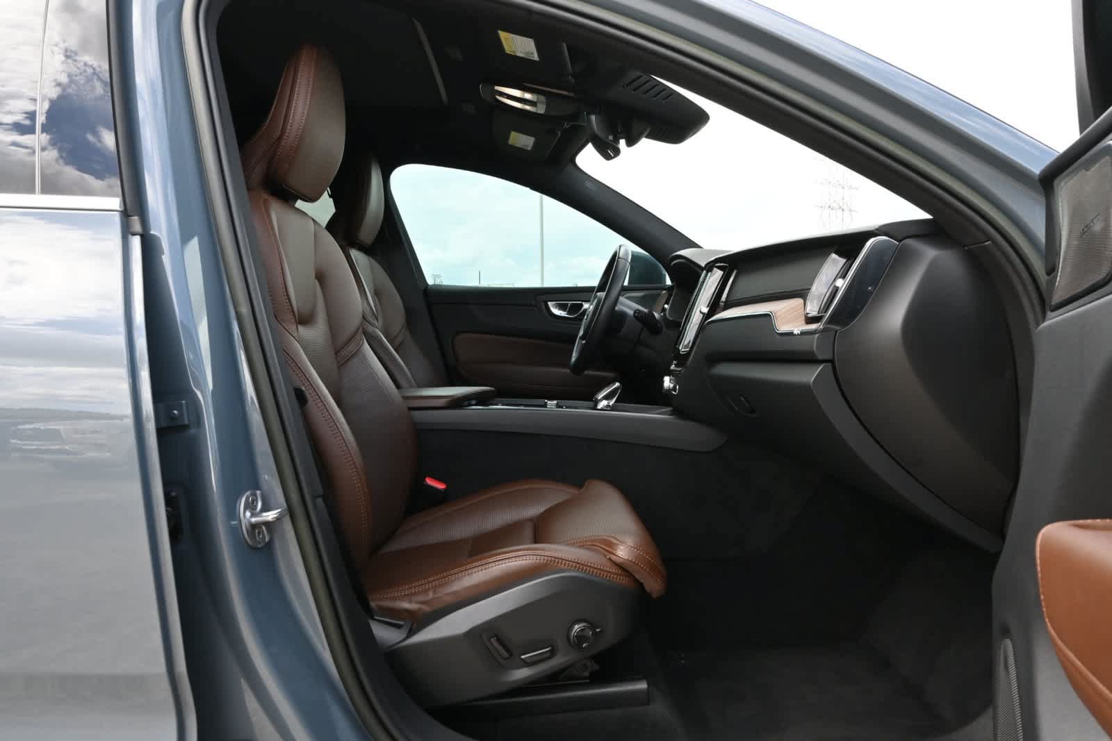 Used 2022 Volvo XC60 B6 Inscription w/ Advanced Package AWD/4WD image 23