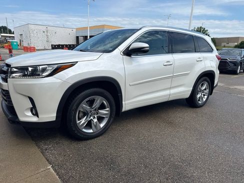 Used 2018 Toyota Highlander Limited AWD/4WD image 11