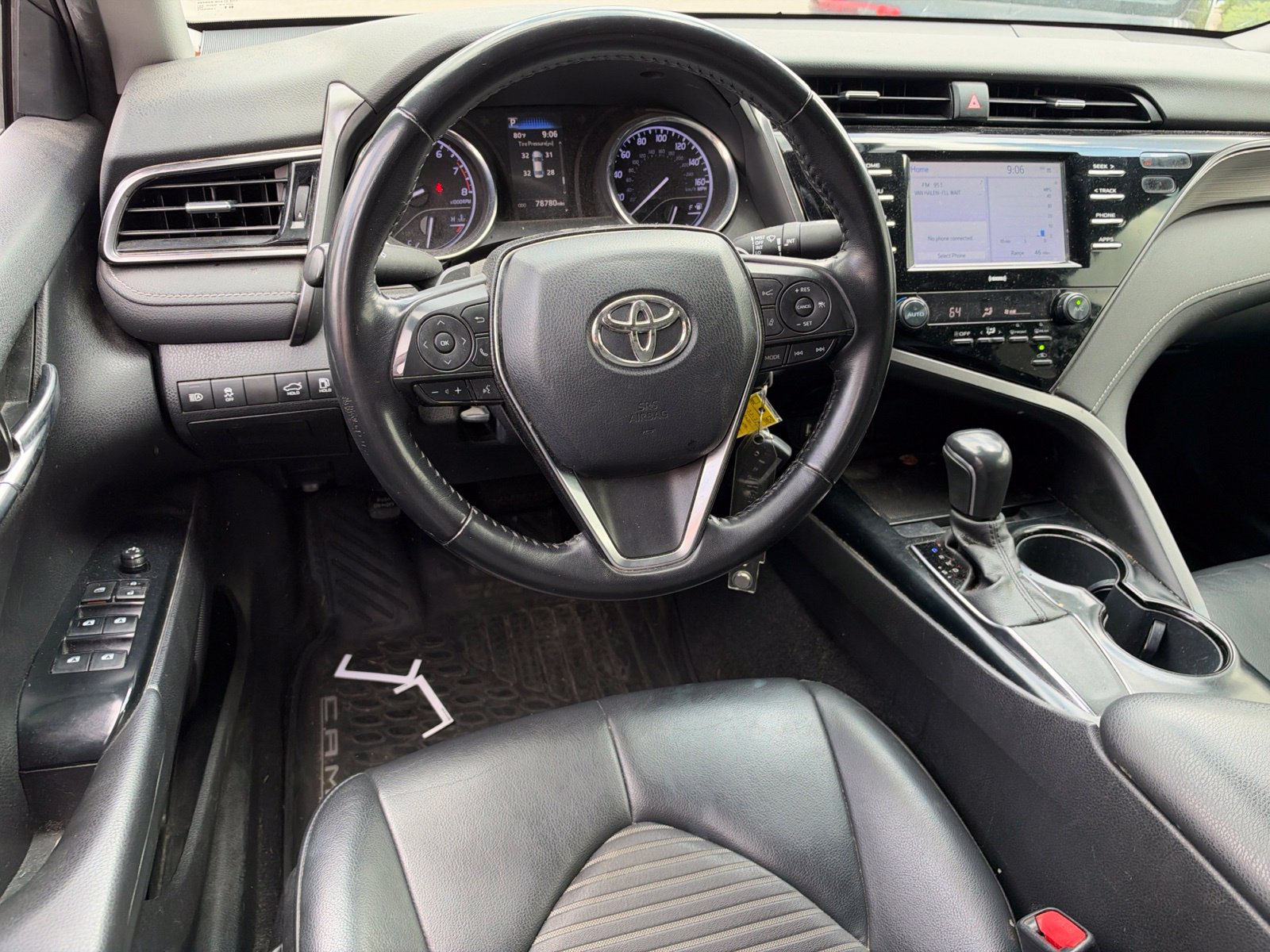Used 2020 Toyota Camry SE FWD image 12