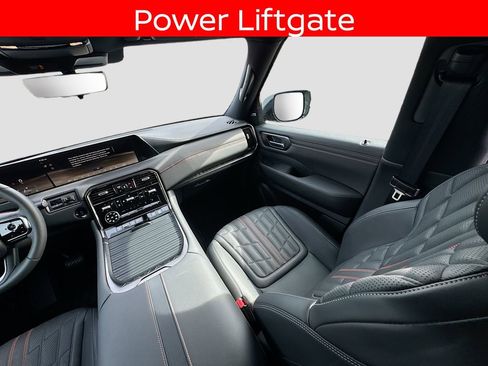 Certified 2025 Nissan Armada PRO-4X AWD/4WD image 14