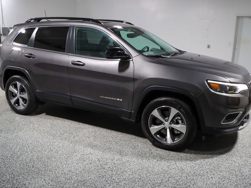 Used 2022 Jeep Cherokee Limited w/ Sun & Sound Group AWD/4WD image 6
