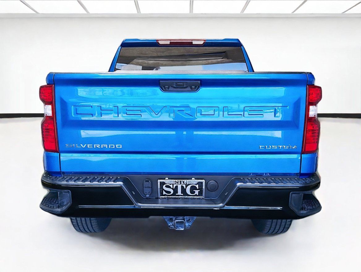 Used 2023 Chevrolet Silverado 1500 Custom RWD image 4