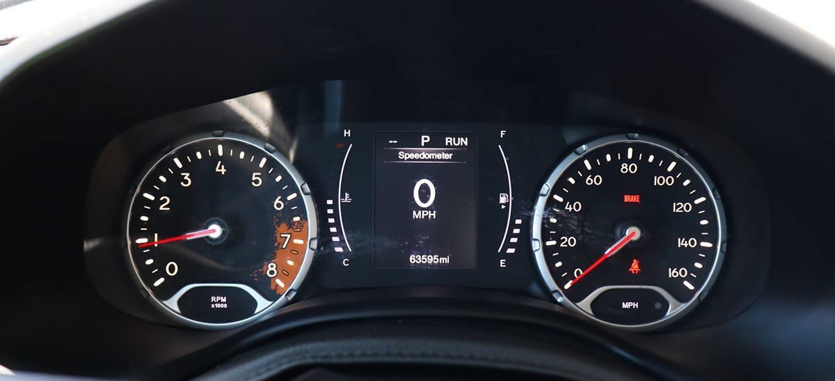 Used 2018 Jeep Renegade Latitude FWD image 43