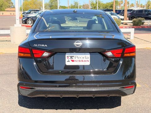 Certified 2025 Nissan Altima 2.5 SV FWD image 5