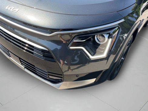New 2025 Kia Niro SX image 10