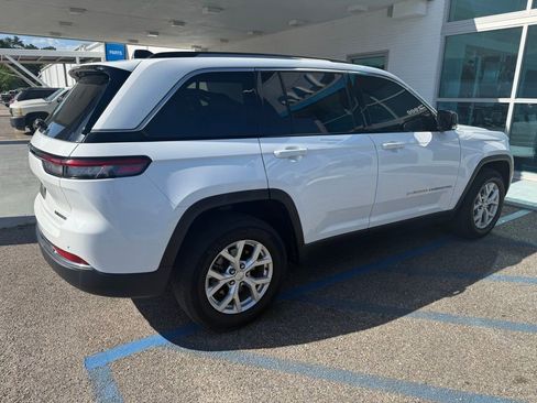 Used 2024 Jeep Grand Cherokee Limited image 4