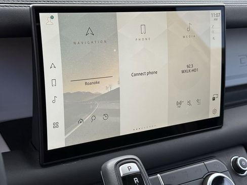 Used 2025 Land Rover Defender 110 X-Dynamic SE image 26