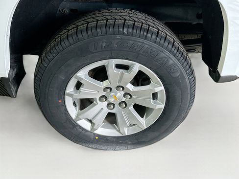 Used 2021 Chevrolet Colorado LT w/ Fleet Safety Package image 11