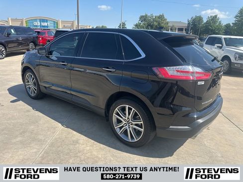 Used 2024 Ford Edge Titanium image 8
