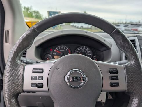 Used 2019 Nissan Frontier SV AWD/4WD image 12