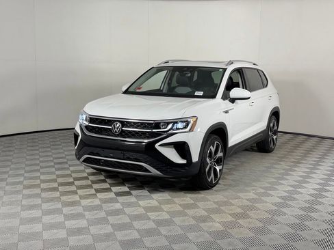Used 2023 Volkswagen Taos SEL AWD/4WD image 3