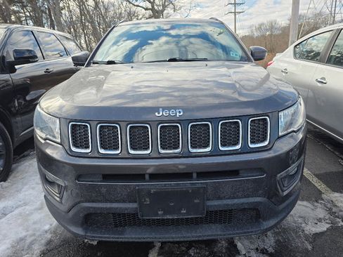 Used 2021 Jeep Compass Latitude w/ Convenience Group image 2