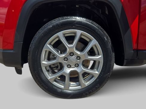 Used 2023 Jeep Compass Latitude AWD/4WD image 35