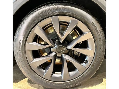 Used 2024 Tesla Model X image 16