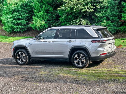 Used 2023 Jeep Grand Cherokee 4WD 4xe image 5