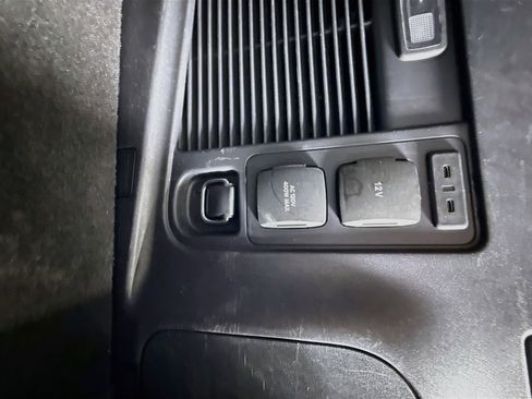 Used 2025 Ford Expedition Platinum AWD/4WD image 45