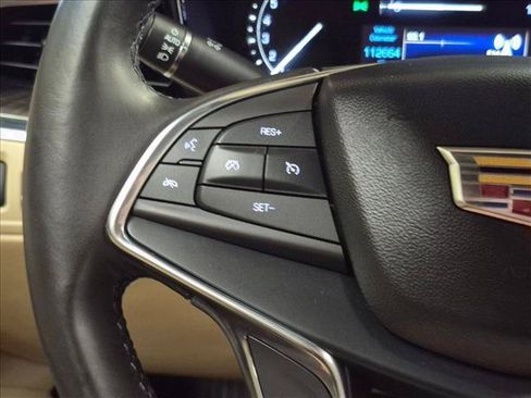 Used 2018 Cadillac XT5 AWD image 12