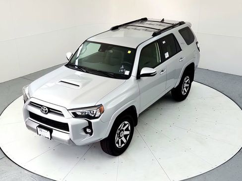 Certified 2023 Toyota 4Runner TRD Off-Road Premium AWD/4WD image 14