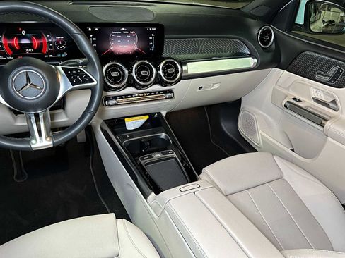 Certified 2025 Mercedes-Benz GLB 250 4MATIC image 38