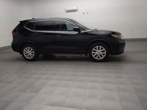 Used 2019 Nissan Rogue S image 11