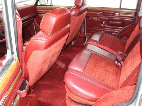 Used 1986 Jeep Grand Wagoneer image 24