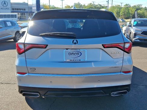 Used 2023 Acura MDX w/ Advance Package image 5
