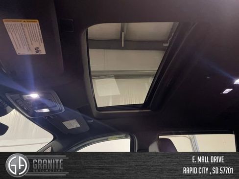 Used 2024 Chevrolet Silverado 1500 High Country image 25