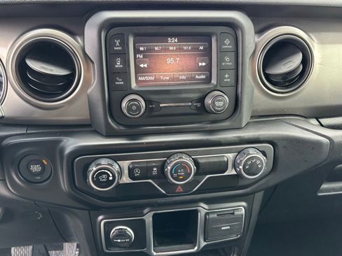 Used 2021 Jeep Gladiator Sport AWD/4WD image 16
