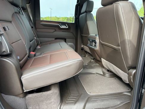 Used 2025 GMC Sierra 2500 Denali w/ Denali Reserve Package AWD/4WD image 36